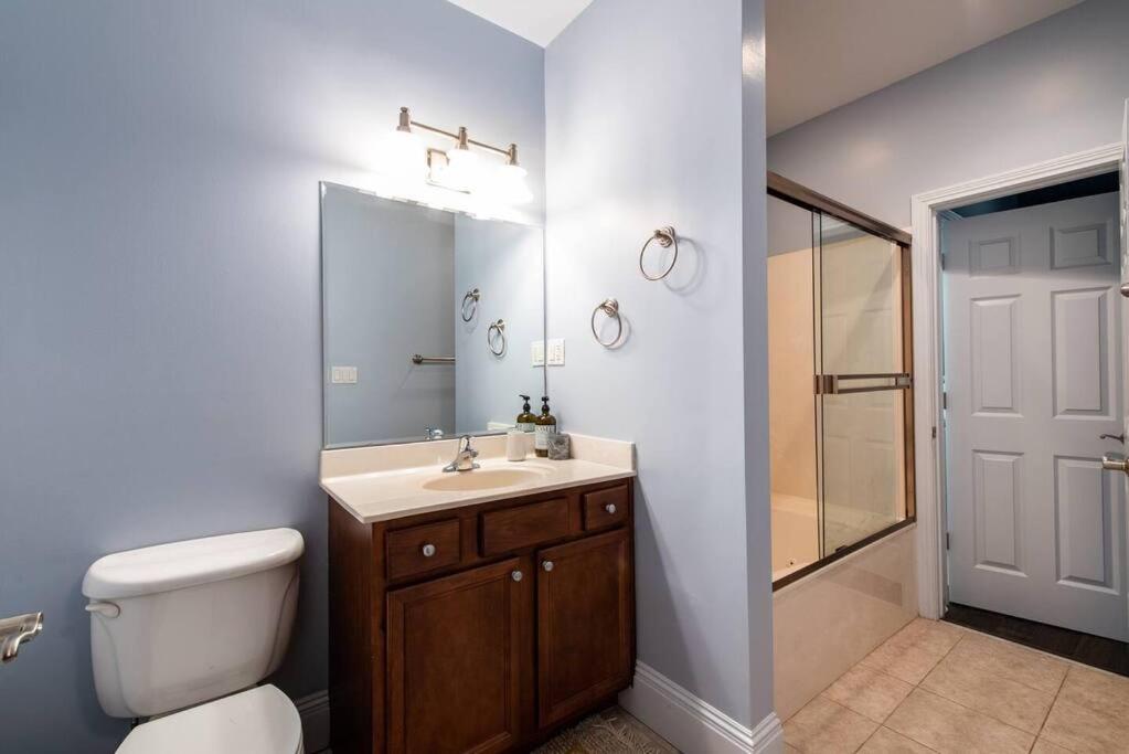 Downtown Sophistication/ Two Bedroom / Two Bath Louisville Luaran gambar