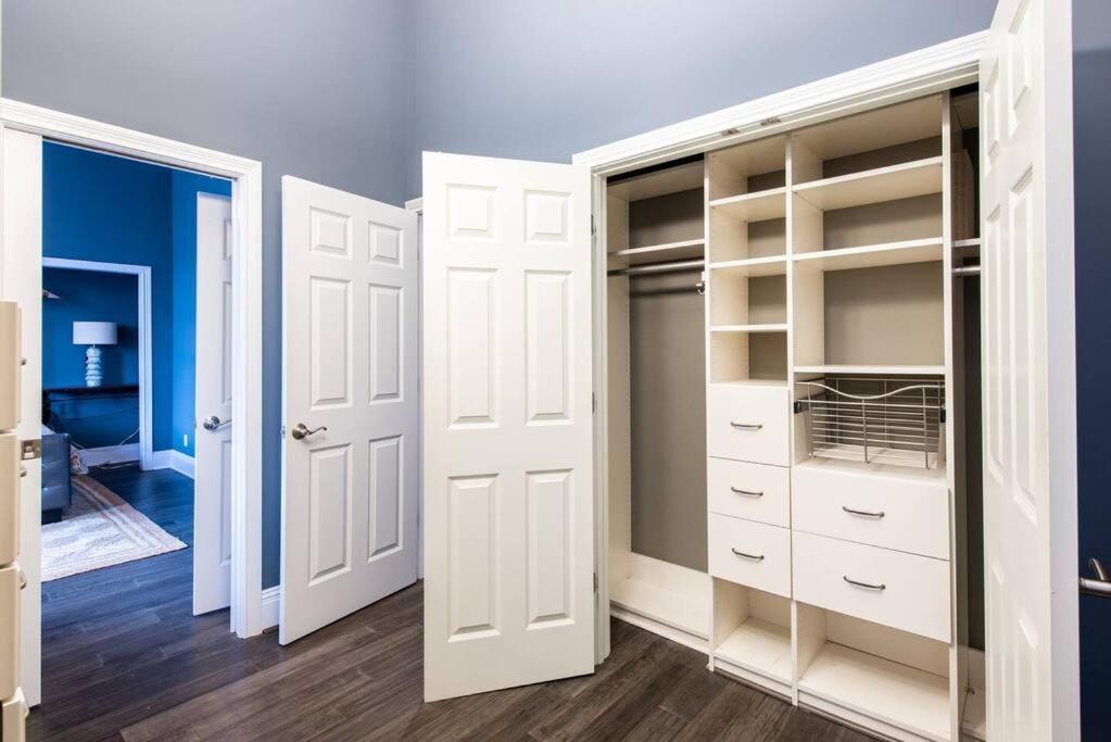 Downtown Sophistication/ Two Bedroom / Two Bath Louisville Luaran gambar