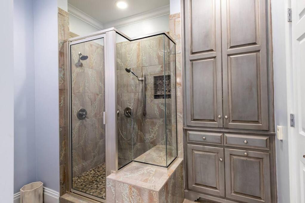 Downtown Sophistication/ Two Bedroom / Two Bath Louisville Luaran gambar